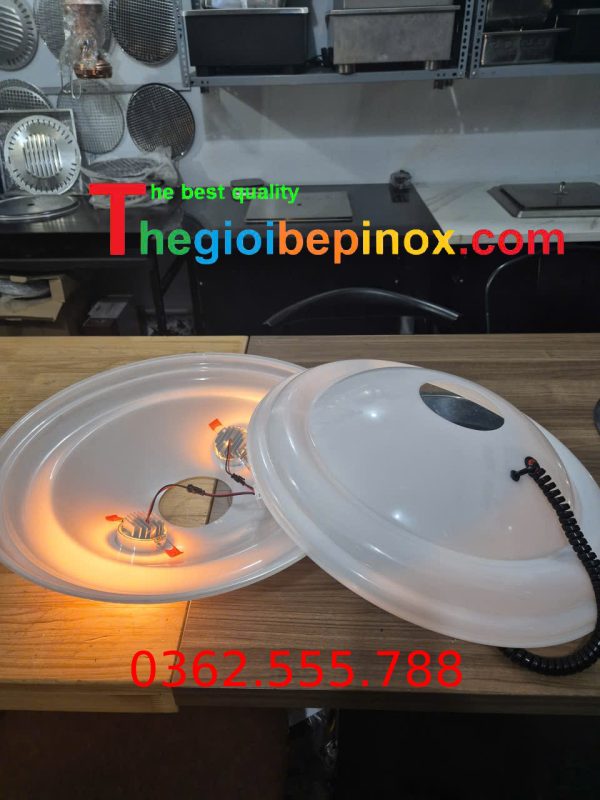 Chao đèn hút khói bếp nướng tích hợp chiếu sáng cao cấp 